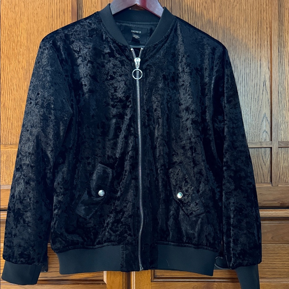 Forever 21 Crushed Velvet Bomber Jacket Round Neck O-Ring Zip Edgy Goth Chic